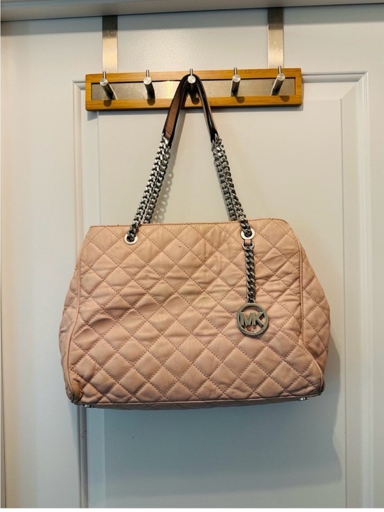 Michael Kors Handbags - Michael Kors Quilted Blush Shoulder Tote with Chain Straps